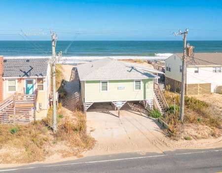 Luckie Tides oceanfront home in Kitty Hawk