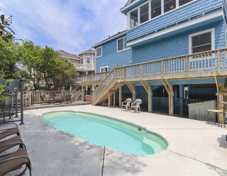 A Slice of Heaven semioceanfront home in Corolla