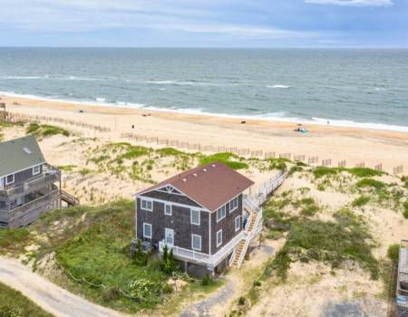 556-B oceanfront home in South Nags Head