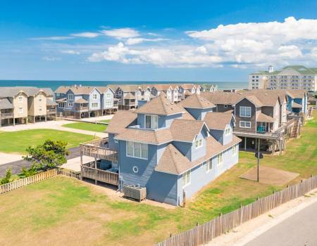 Sweet Carolina semi-oceanfront home in Kitty Hawk