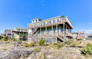 Made It semi oceanfront home in Hatteras