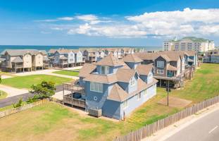 Sweet Carolina semi-oceanfront home in Kitty Hawk