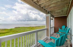Sound Waves soundfront home in Nags Head